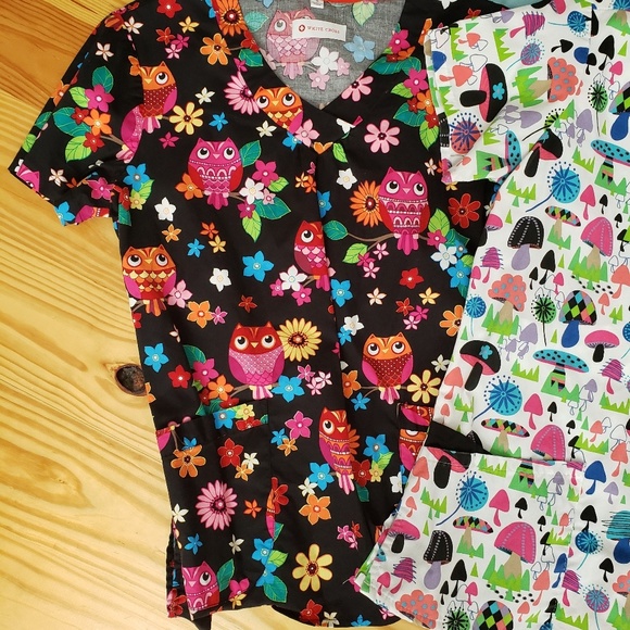 Scrub top bundle - Picture 2 of 5